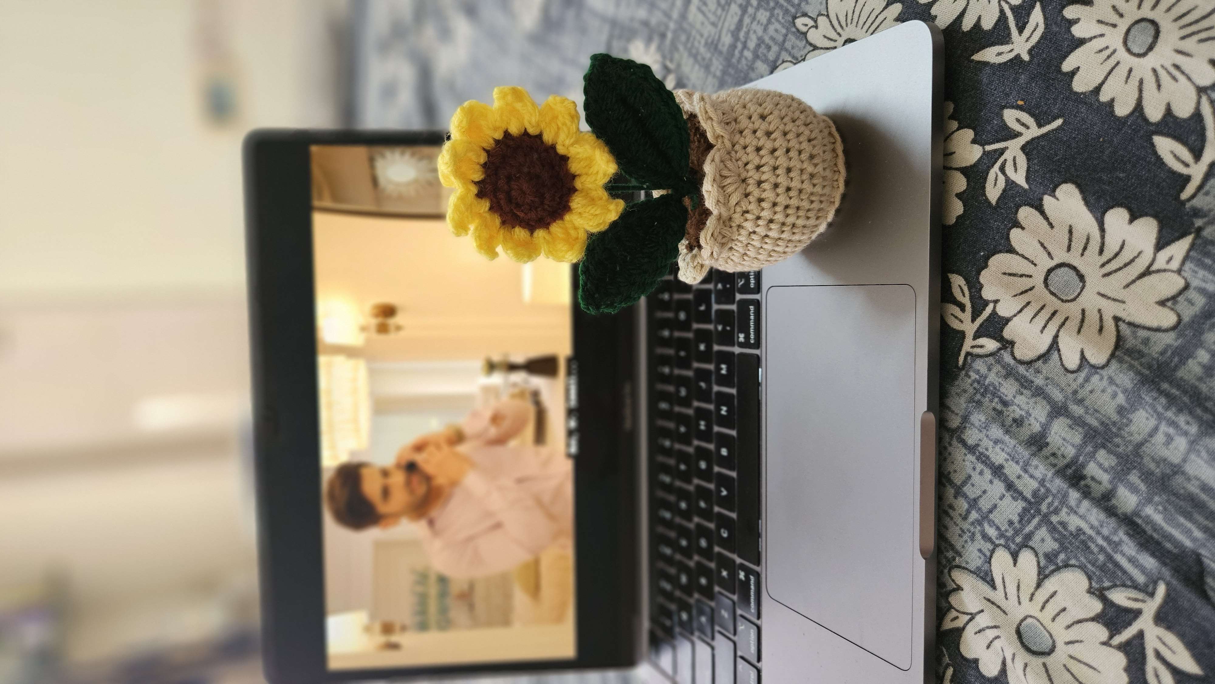 Mini sunflower pot - Image 1