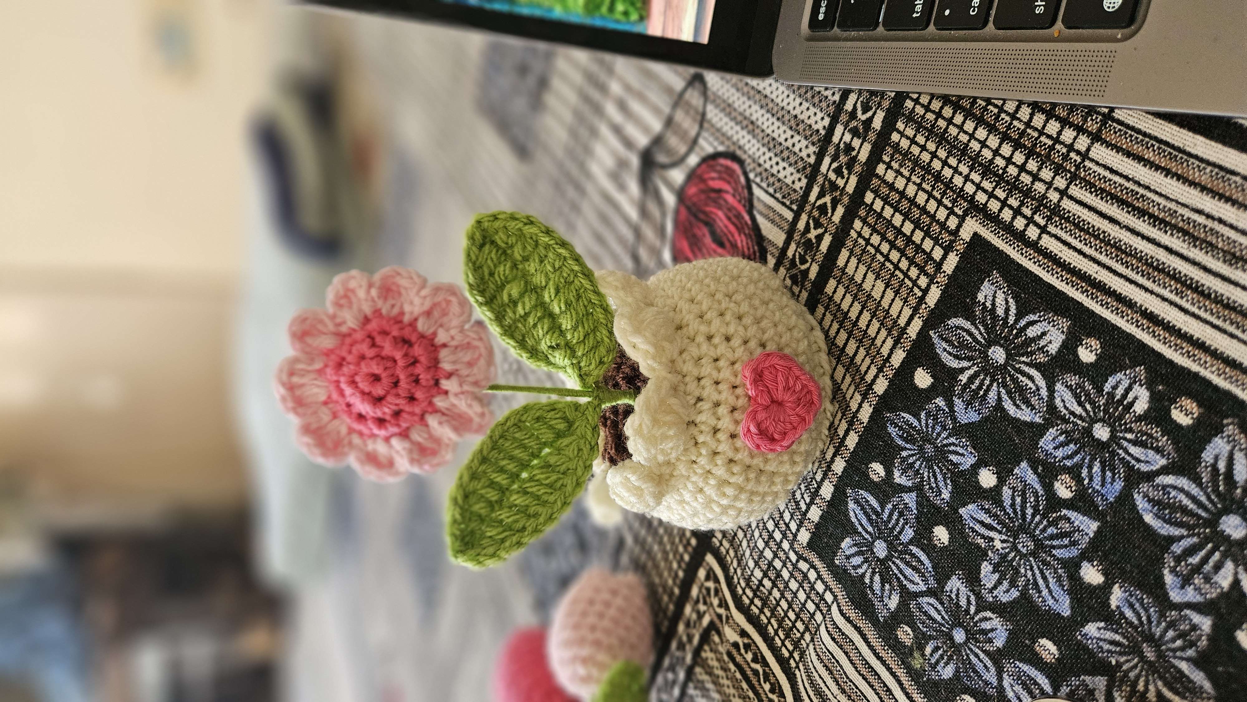 Pink daisy pot - Image 1