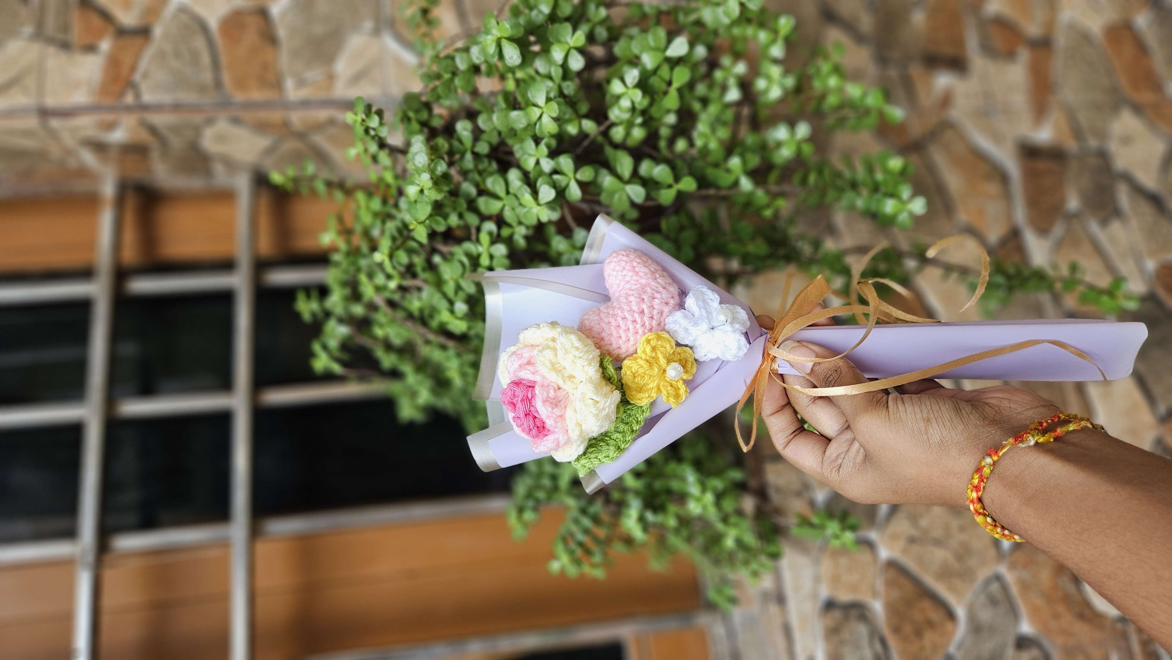 Shaded rose heart bouquet - Image 1