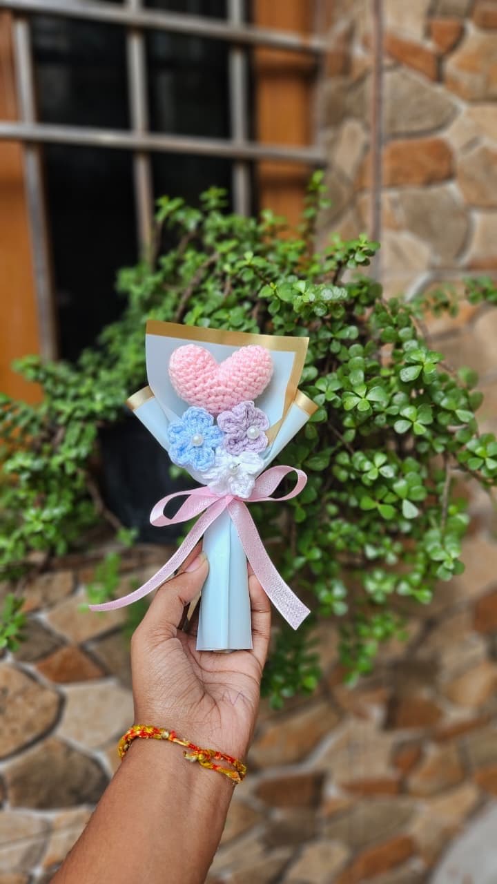Mini heart bouquet - Image 1