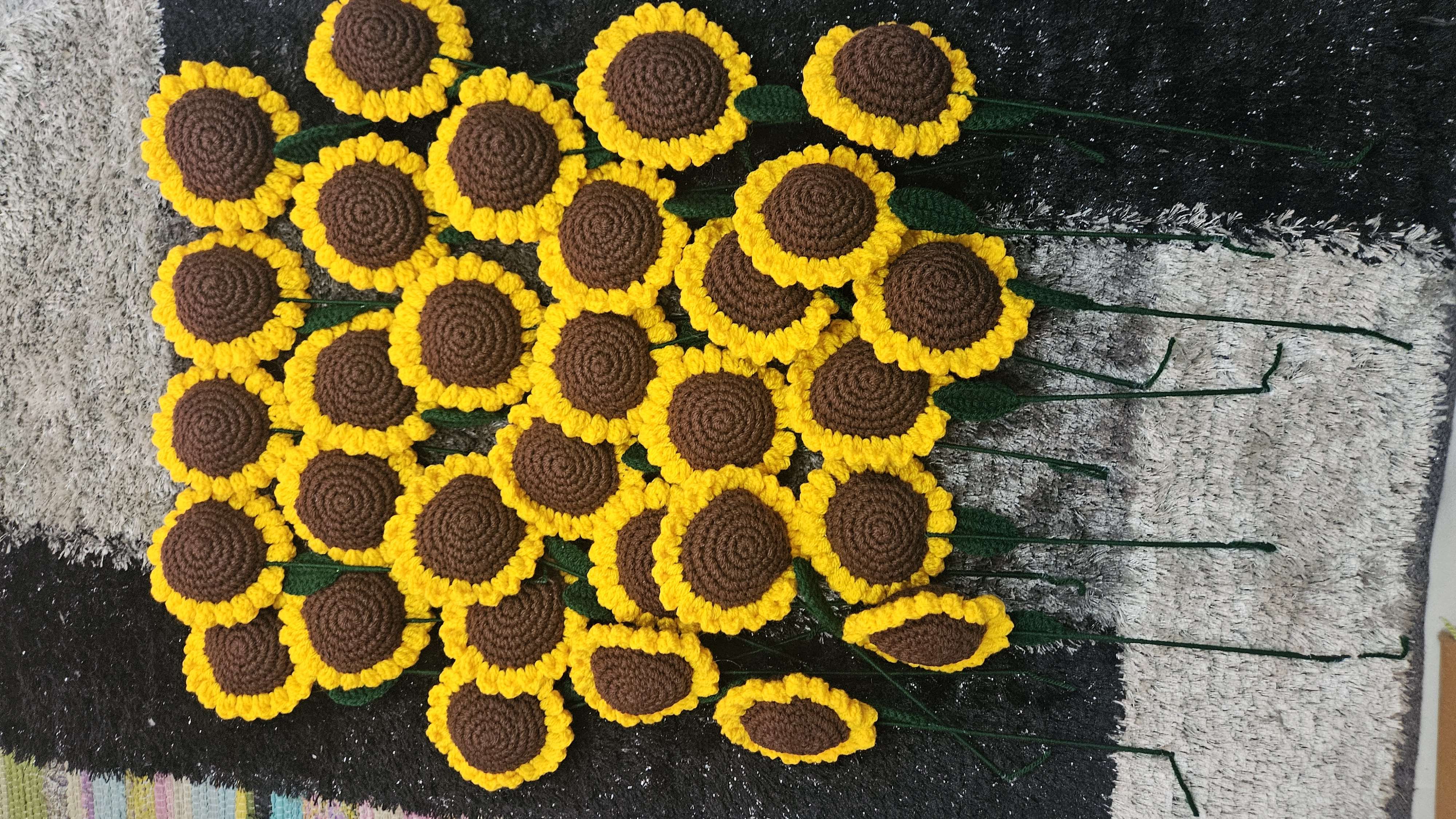 Sunflower big stem - Image 1